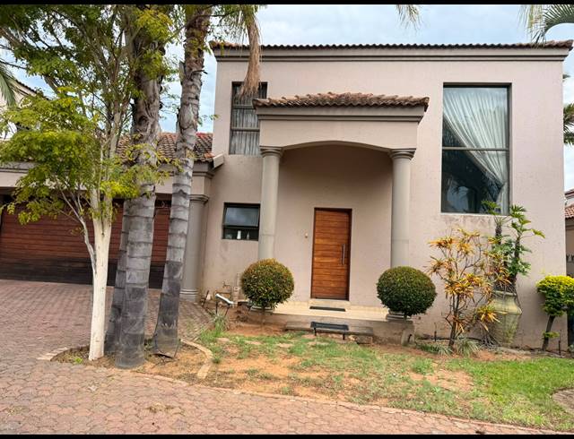 3 BEDROOM TOWNHOUSE FOR SALE IN SAFARI GARDENS